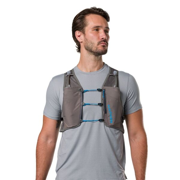 30730N-80222_Pinnacle Breeze 4L Charcoal-Electric Blue_onBody 1.png