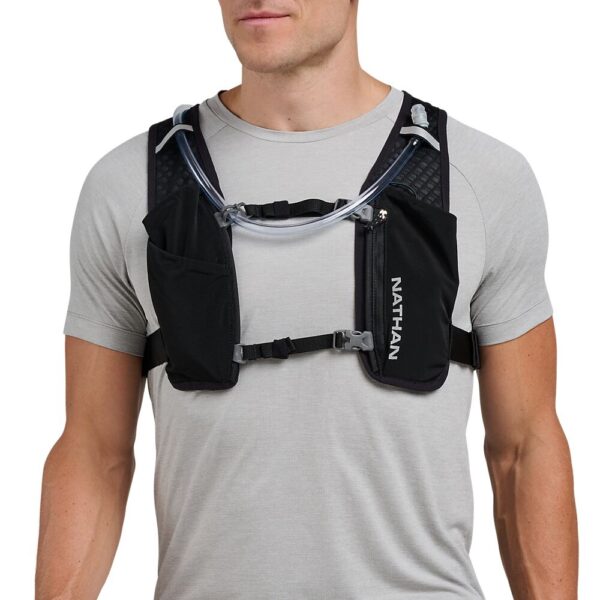 31150N-00010_QuickStart 15L Black-Reflective Silver_onBody 1.png