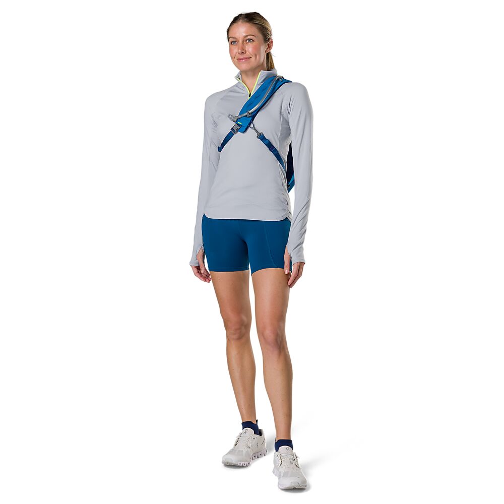 30430N-60272_Run Sling 8L Deep Blue-Sky Blue_onBody 9.png