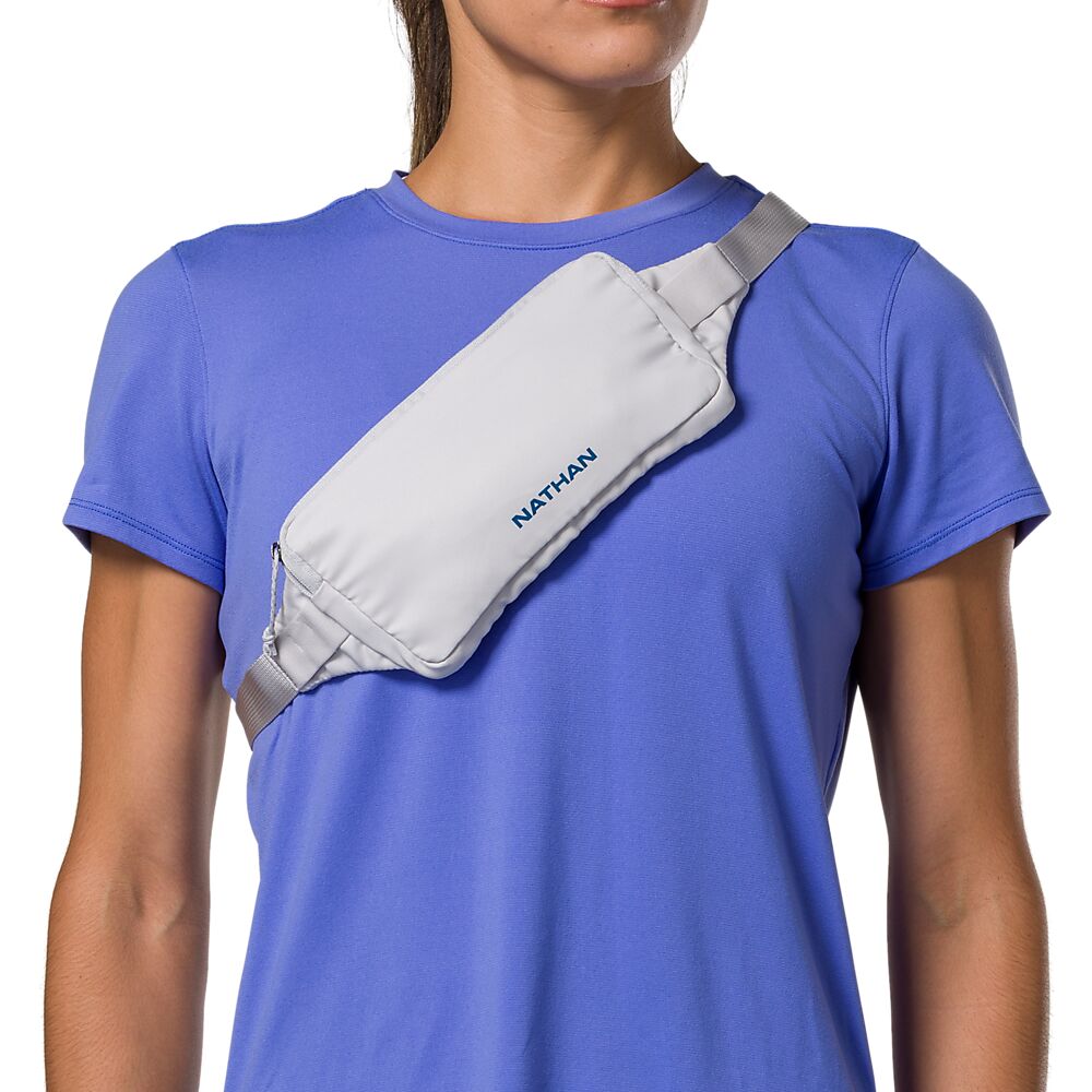 30870N-80190_Marathon Pak 3.0 Vapor Grey-Sailor Blue_onBody 5.png