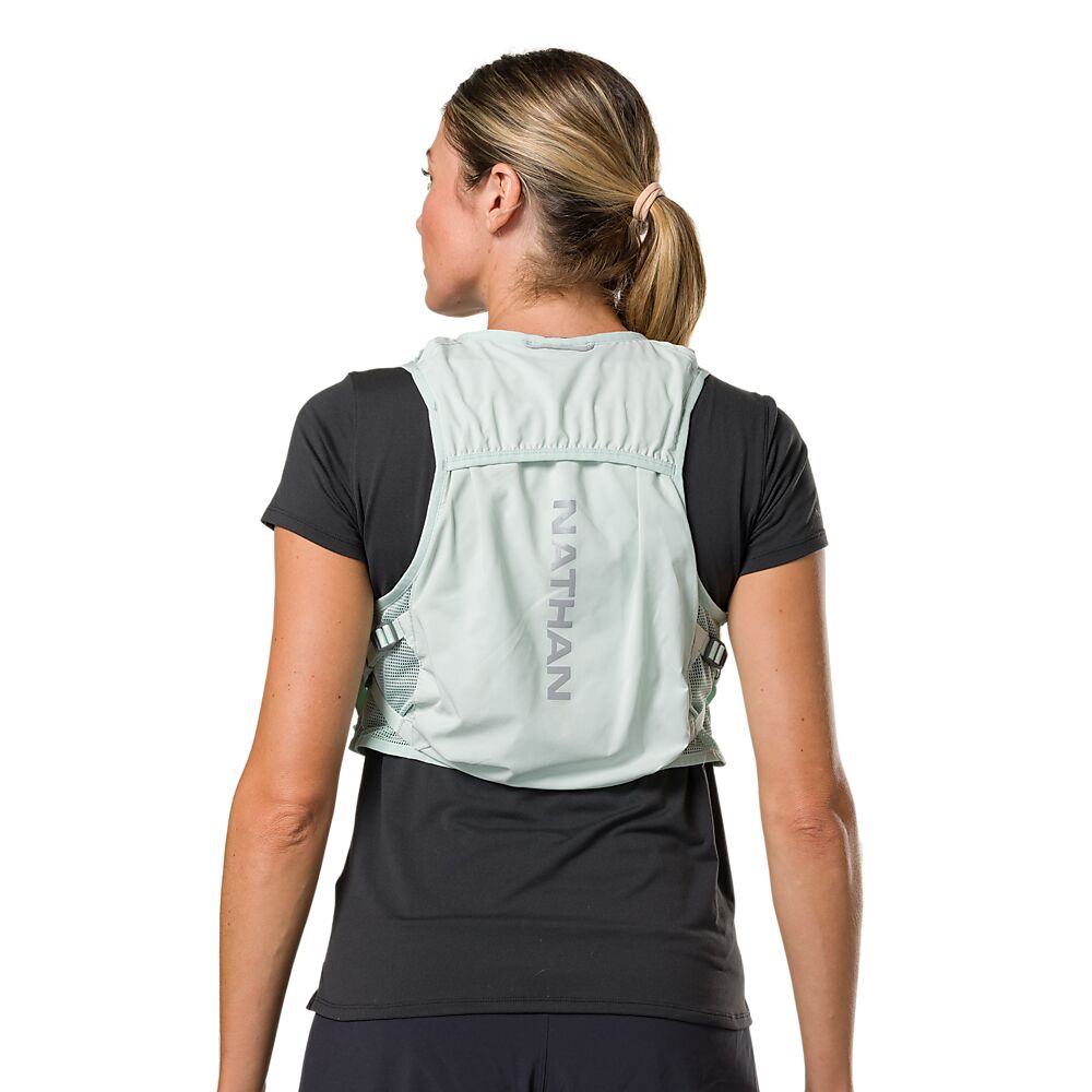 30890N-50215_Wm's Pinnacle Breeze 4L Surf Spray-Reflective Silver_onBody 2.png