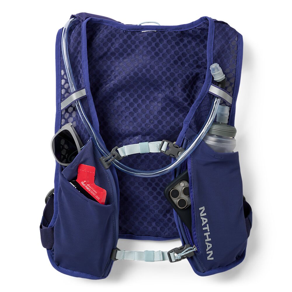 31150N-70148_QuickStart 15L Indigo-Reflective Silver_Detail 1.png
