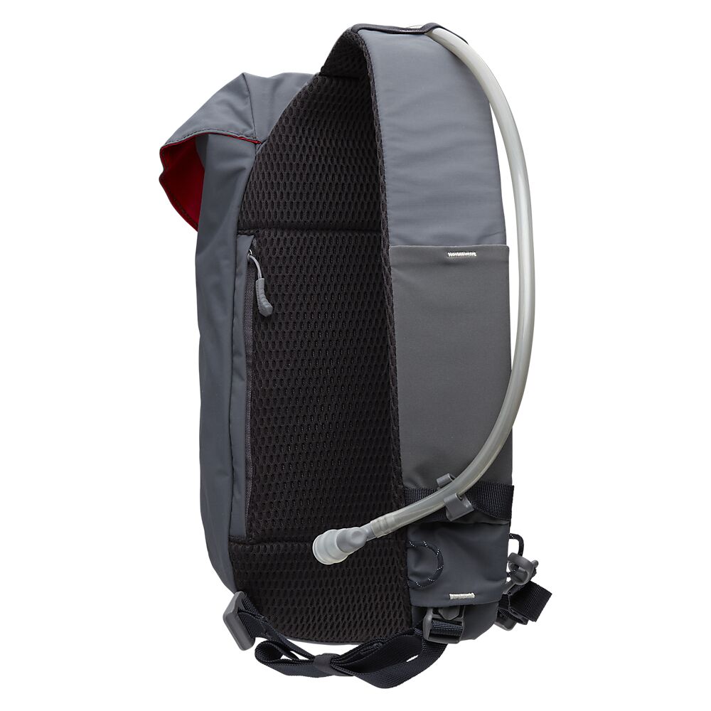 30450N-80150_Run Sling 6L Charcoal-Ribbon Red_Front.png
