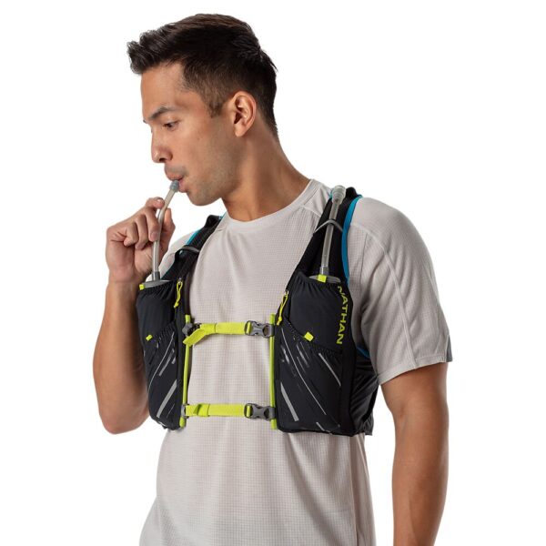 40260N-00022_Pinnacle 4 Black-FinishLime_onBody 4.png