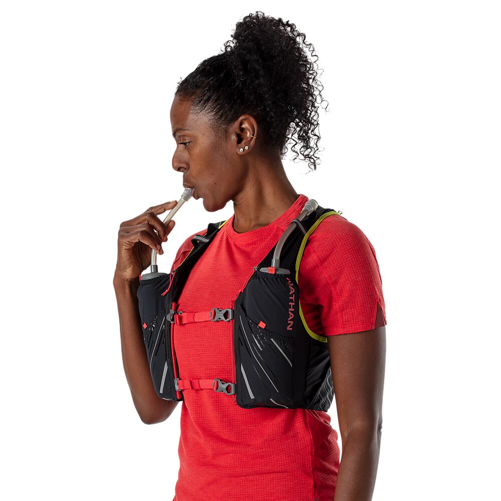 40200N-00027_Wm's Pinnacle 4 Black-Hibisucus_onBody 4.png