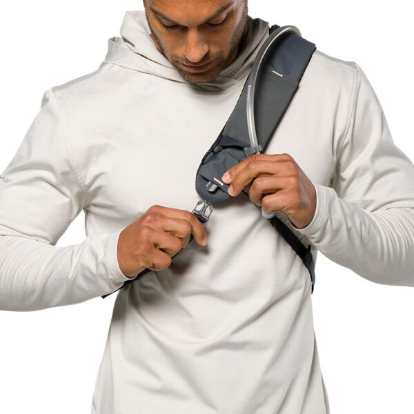 30450N-80150_Run Sling 6L Charcoal-Ribbon Red_onBody 2.png