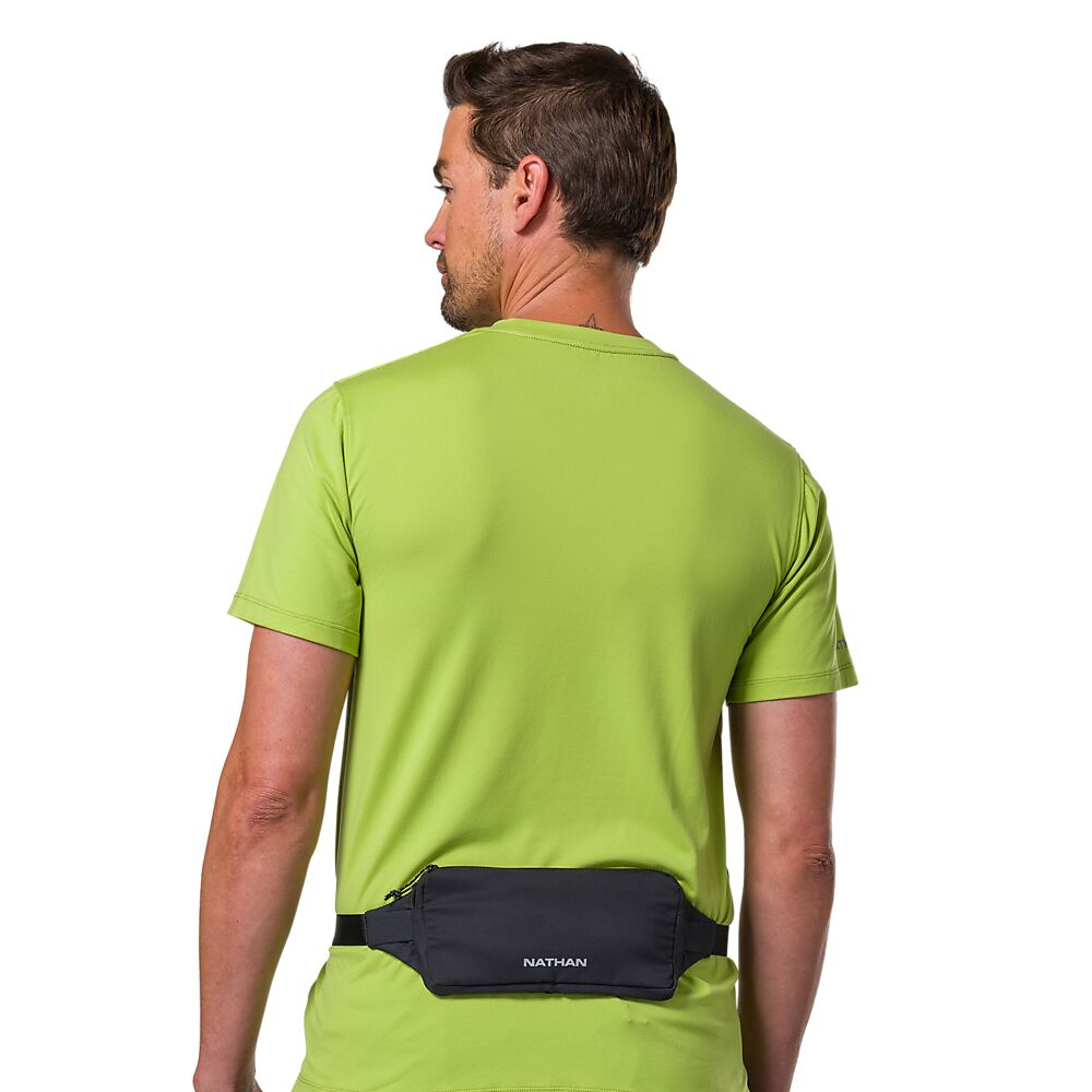 30870N-00010_Marathon Pak 3.0 Black-Reflective Silver_onBody 1.png