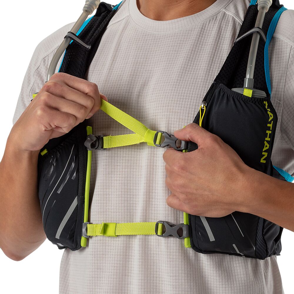 40260N-00022_Pinnacle 4 Black-FinishLime_onBody 5.png