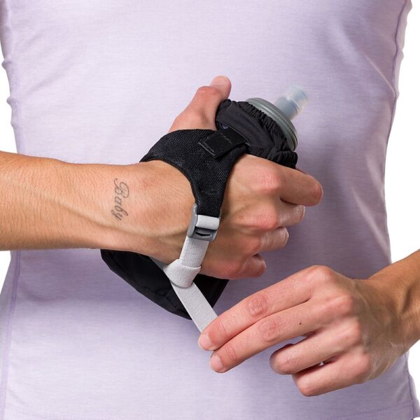 70700N-00010_Pinnacle 18oz Soft Flask Black-Reflective Silver_onBody 3.png