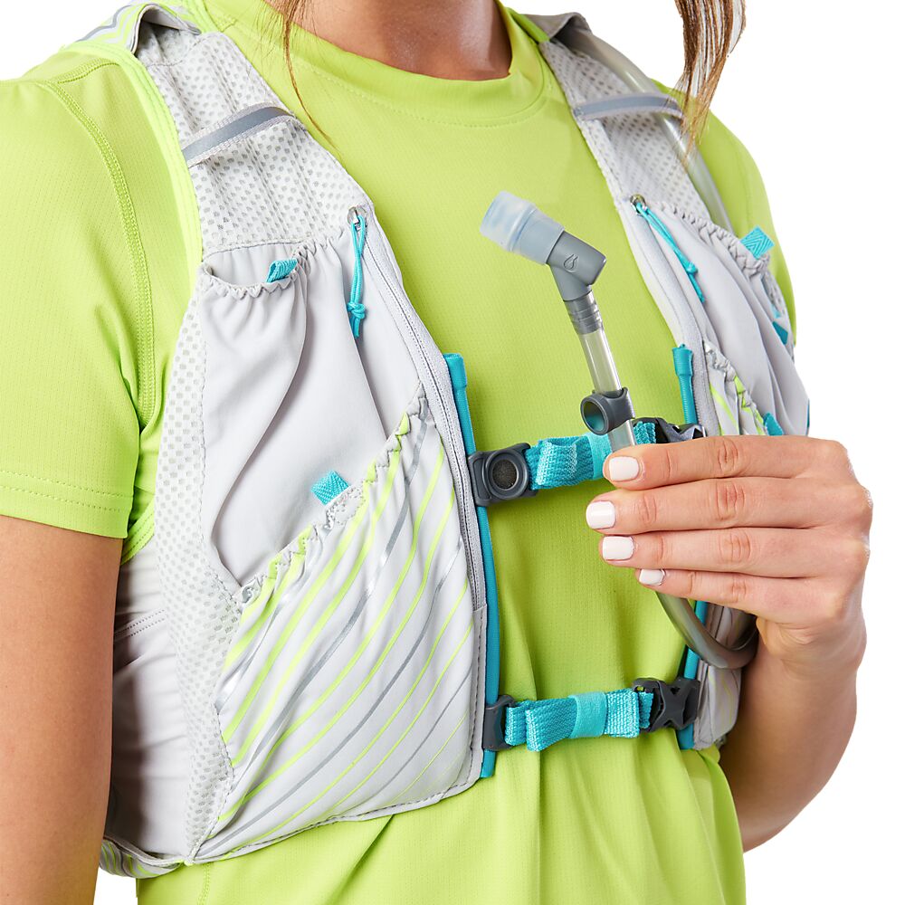 40180N-60284_Wm's Pinnacle 12 Vapor Grey-Caribbean Blue_onBody 7.png