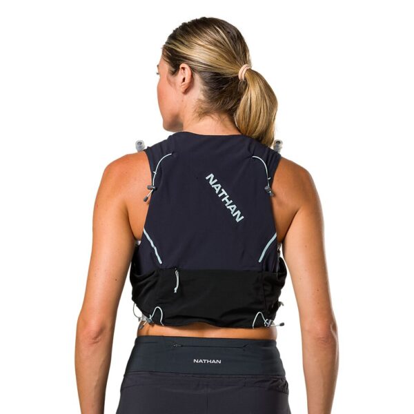 30710N-00268_Wm's Pinnacle Pro 6L Black-Surf Spray_onBody 1.png