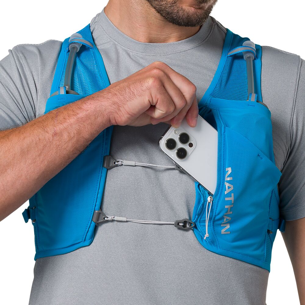 30730N-60466_Pinnacle Breeze 4L Electric Blue-Reflective Silver_onBody 3.png