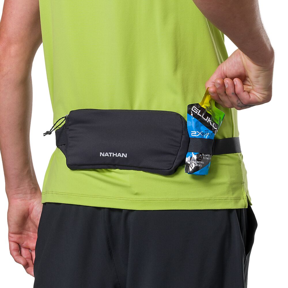 30870N-00010_Marathon Pak 3.0 Black-Reflective Silver_onBody 3.png
