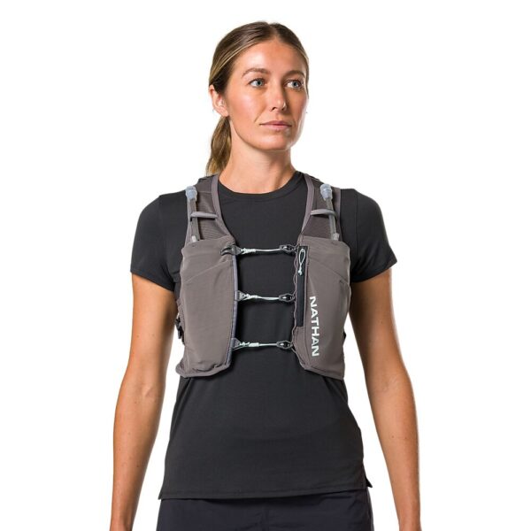 30890N-80218_Wm's Pinnacle Breeze 4L Charcoal-Surf Spray_onBody 1.png