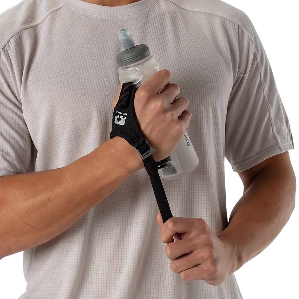 40280N-00010_ExoShot 14 oz Lite Black-Reflective Silver 420ML_onBody 3.png