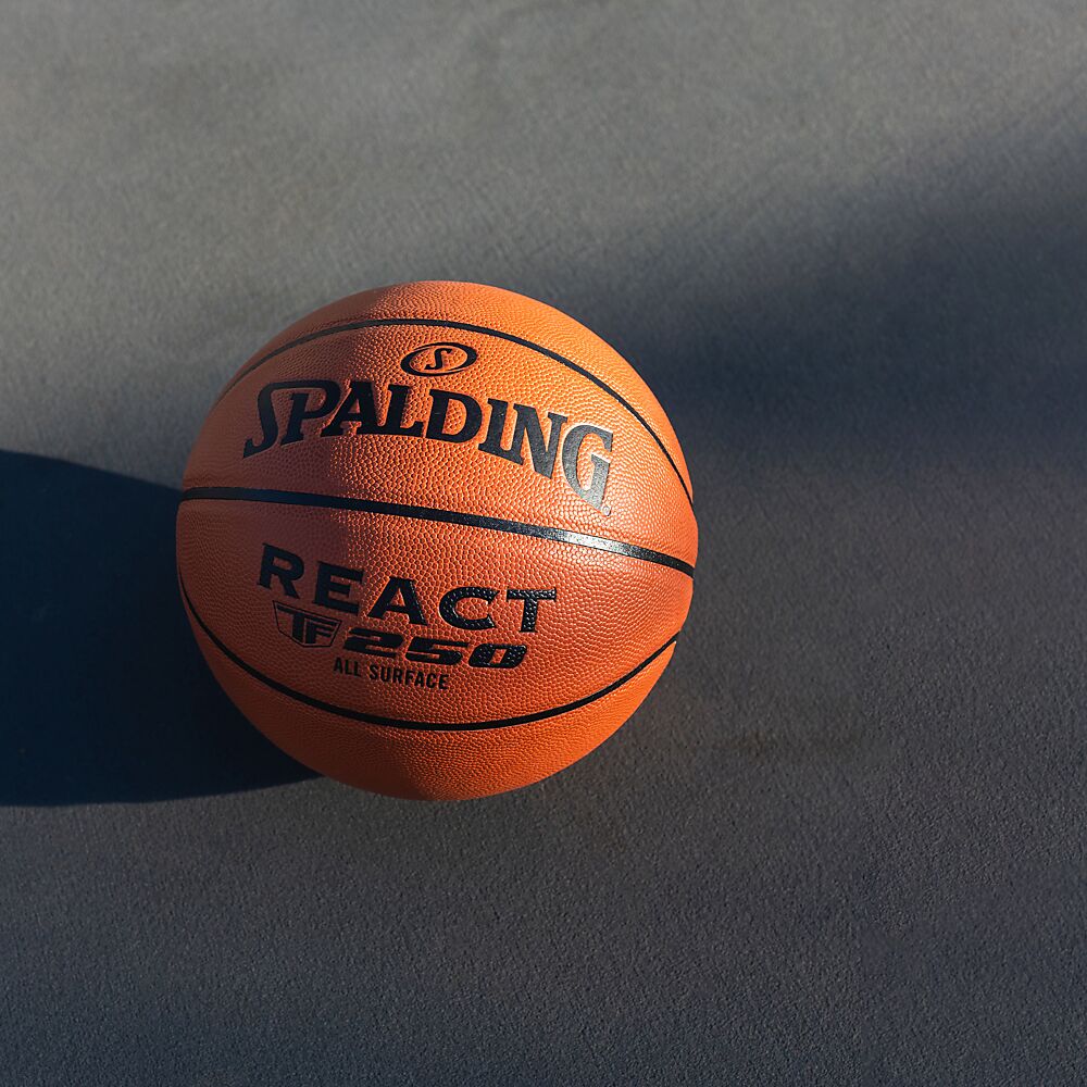 76801Z_React TF-250_onCourt 2.png