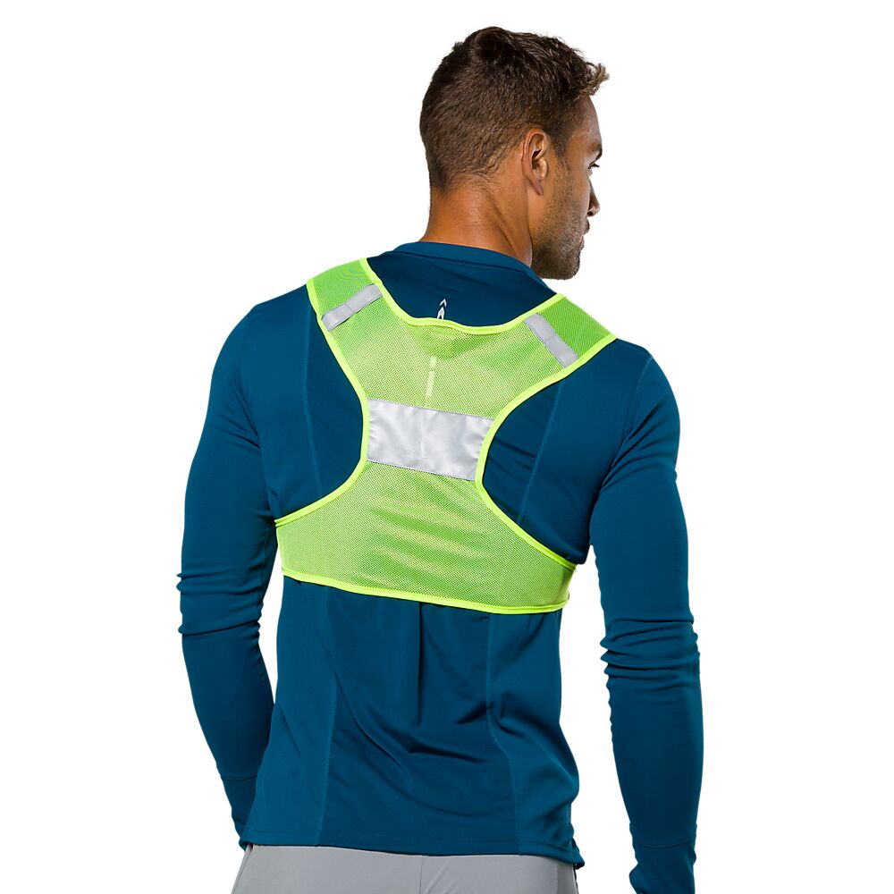 2017N-0119_Streak Vest Neon Yellow_onBody 1.png