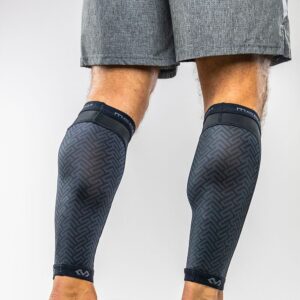 X605R-BK_X-Fitness Dual Layer Compression Knee Sleeves Black_onBody 5.png