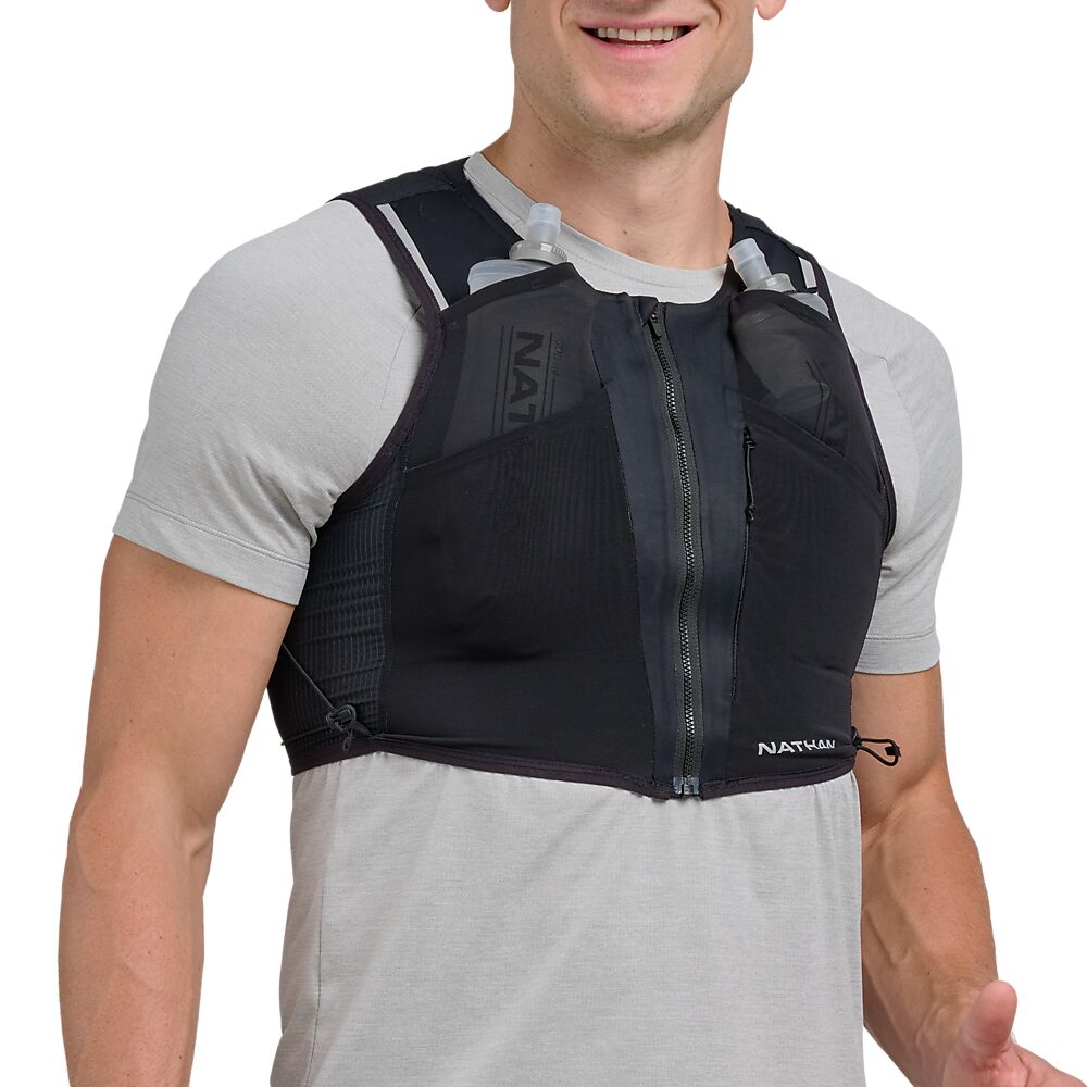 31030N-00010_AeroZip 1L Black-Reflective Silver_onBody 1.png
