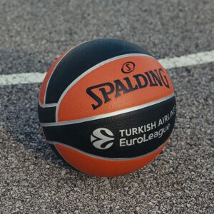 84506Z_Varsity TF-150 EuroLeague_Lifestyle11.png