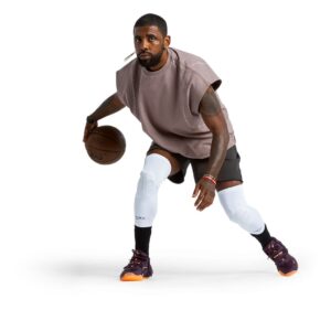 22080R-WHGR_HEX Viz Knee Sleeve Pair Black-White_Lifestyle.png