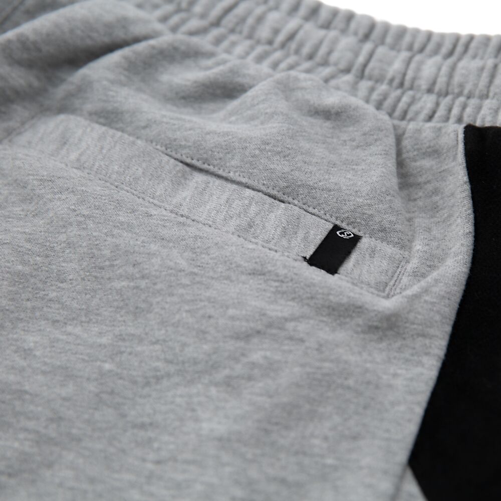 SP26221100-GM_Legacy Casual Shorts Grey Melange_Detail 4.png