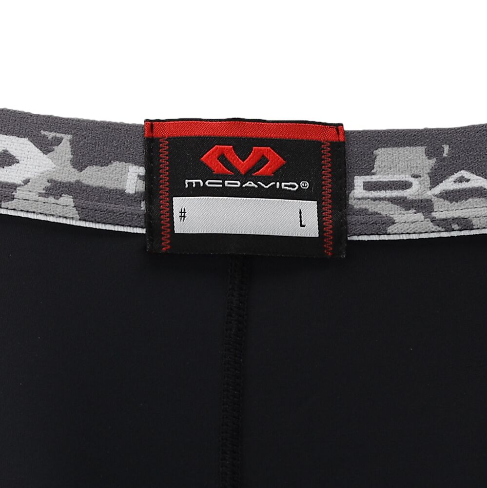 10020R-BK_Compression 3-4 Tight With Dual Layer Knee Support Black_Detail.png