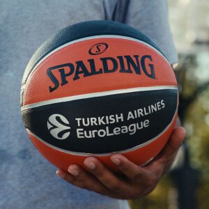 84506Z_Varsity TF-150 EuroLeague_Lifestyle4.png