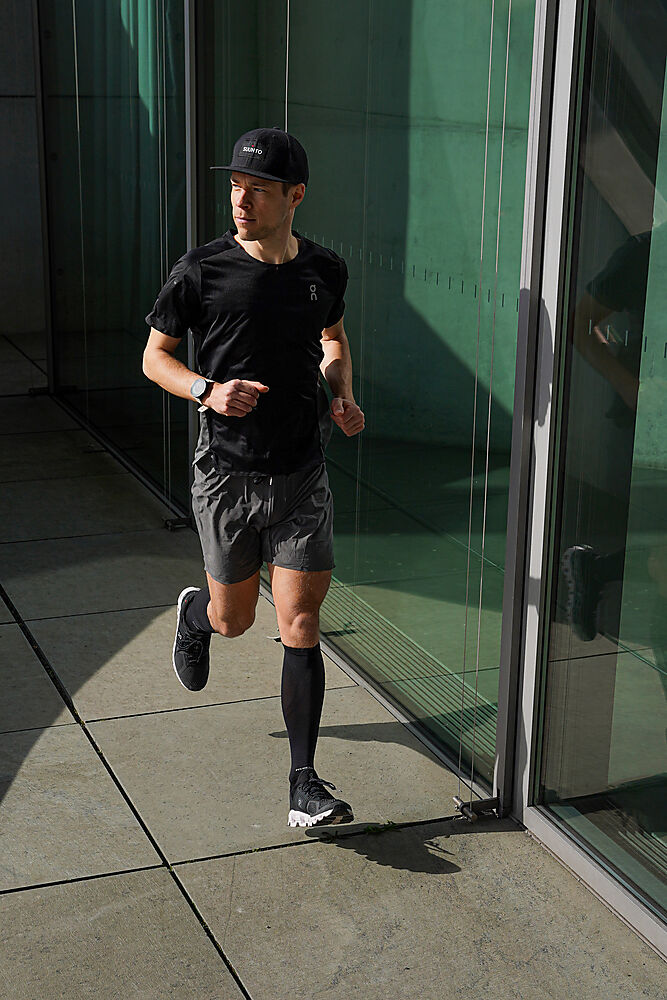 8831R-BK_Elite Recovery Compression Socks Black_Lifestyle.jpg