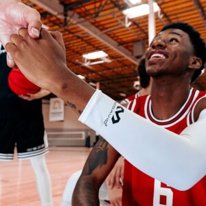 6566R-WH_Compression Arm Sleeve White_Lifestyle 8.png
