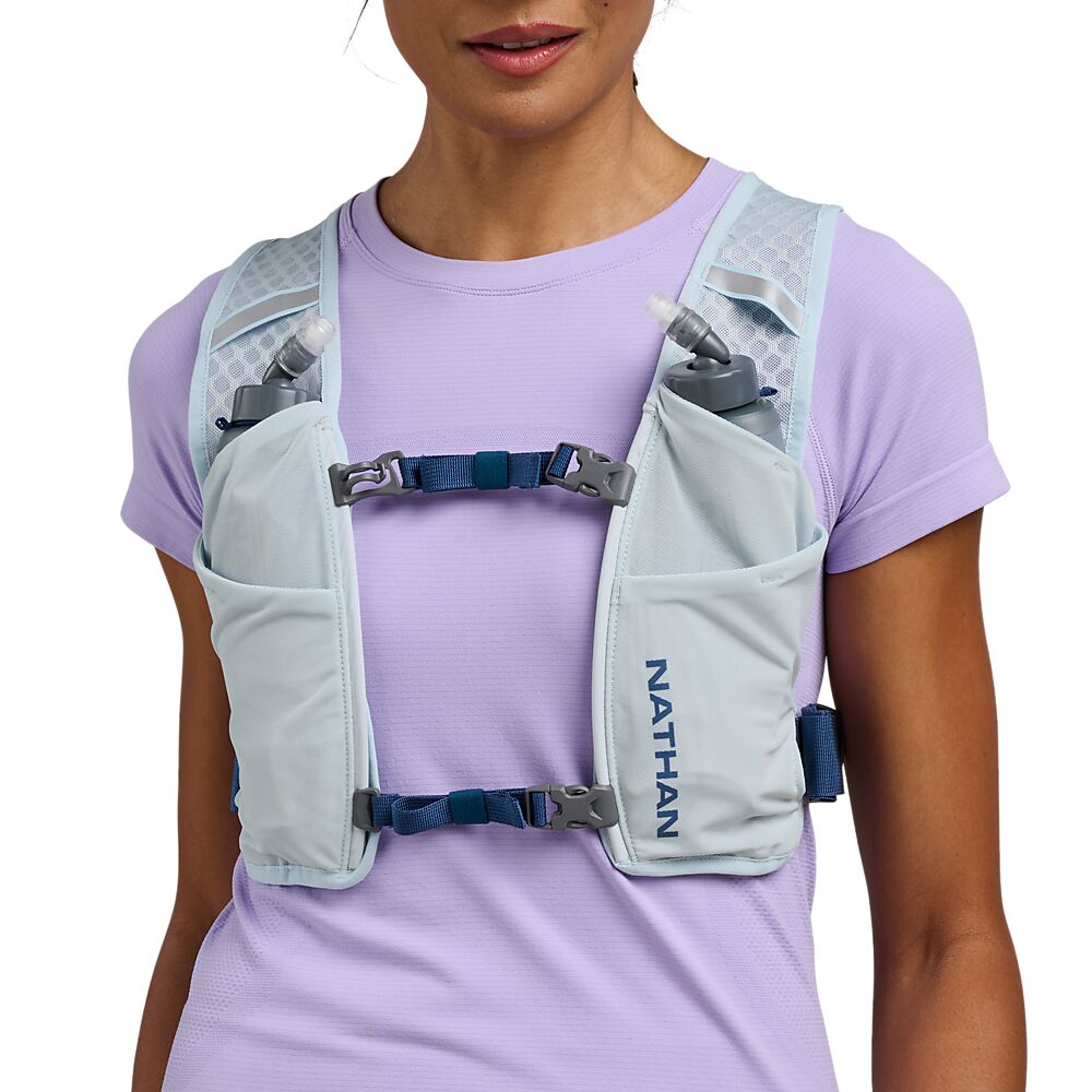 30930N-60524_Quick Start 3.0 4L SF Light Blue-Deep Blue_onBody 1.png