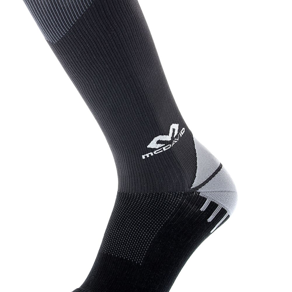8842R-BKSG_ACTIVE Elite Compression Socks_Black Silver Grey_Detail.png