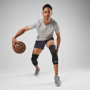 22080R-BKGR_HEX Viz Knee Sleeve Pair Black-Grey_Lifestyle.png