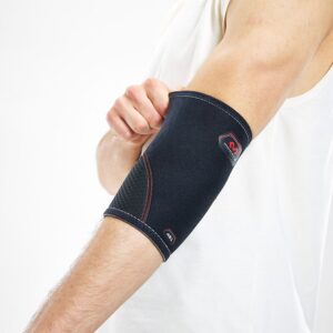 481R-BK_Elbow Support Black_Lifestyle2.png