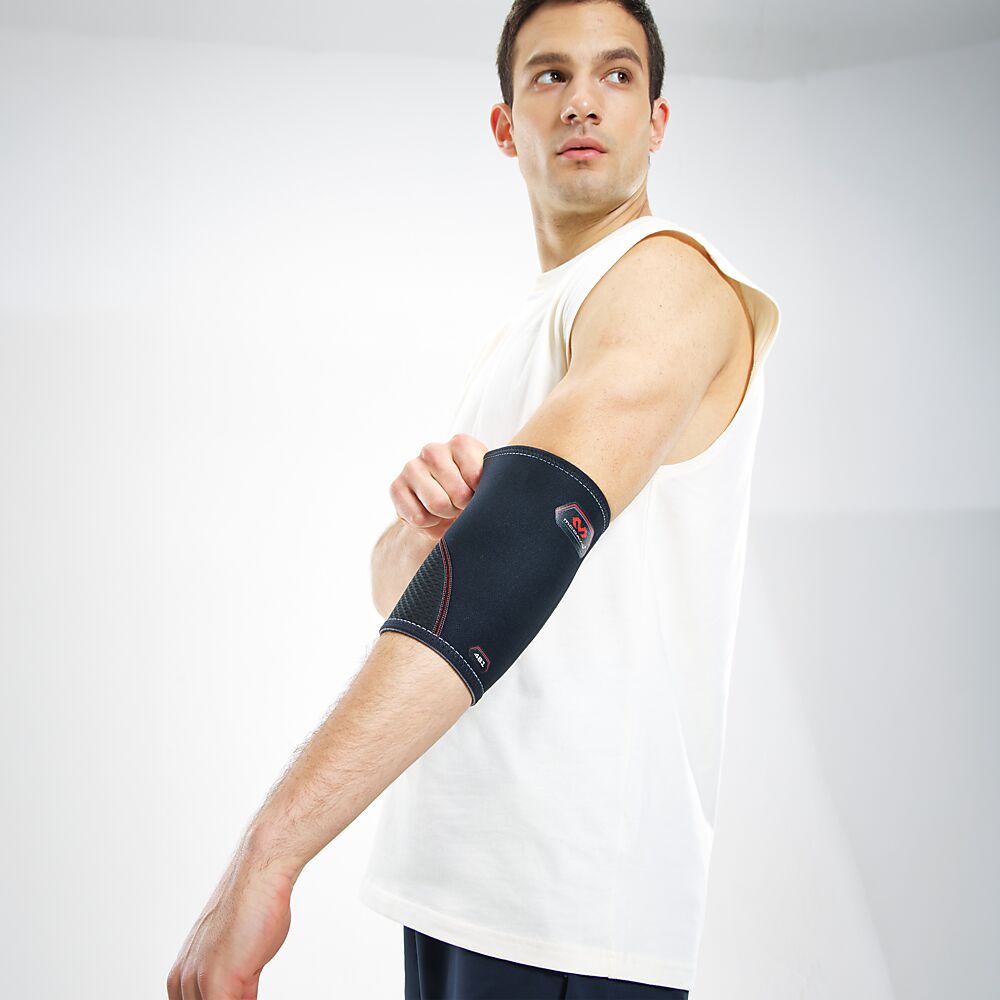 481R-BK_Elbow Support Black_Lifestyle1.png