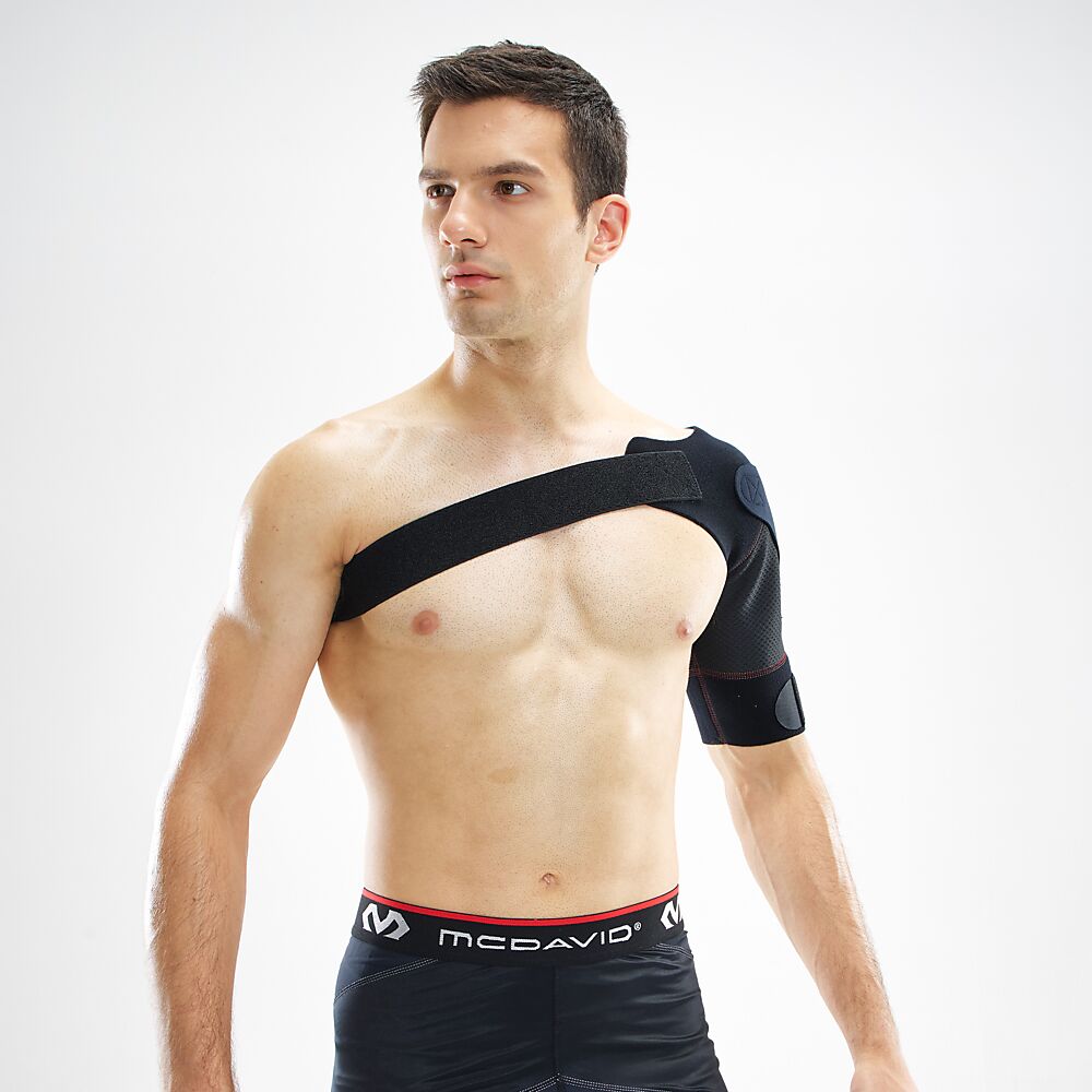 463R-BK_Shoulder Support Wrap Black_Lifestyle5.png