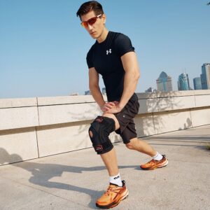 425R-BK_Knee Support With Stays And Cross Straps Black_Lifestyle1.png