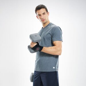 451R_Wrist Wrap Adjustable Black_Lifestyle6.png
