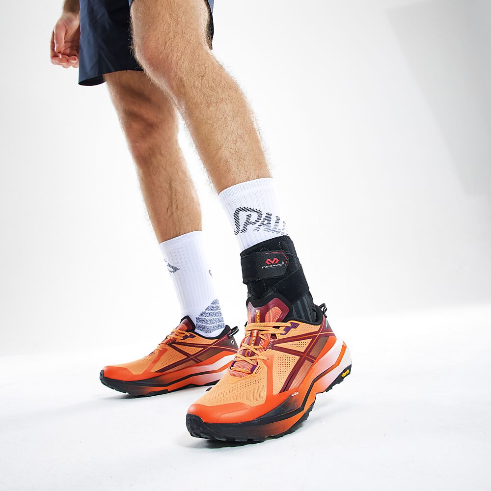 4305R-BK_Phantom 3+ Ankle Brace Black_Lifestyle6.png