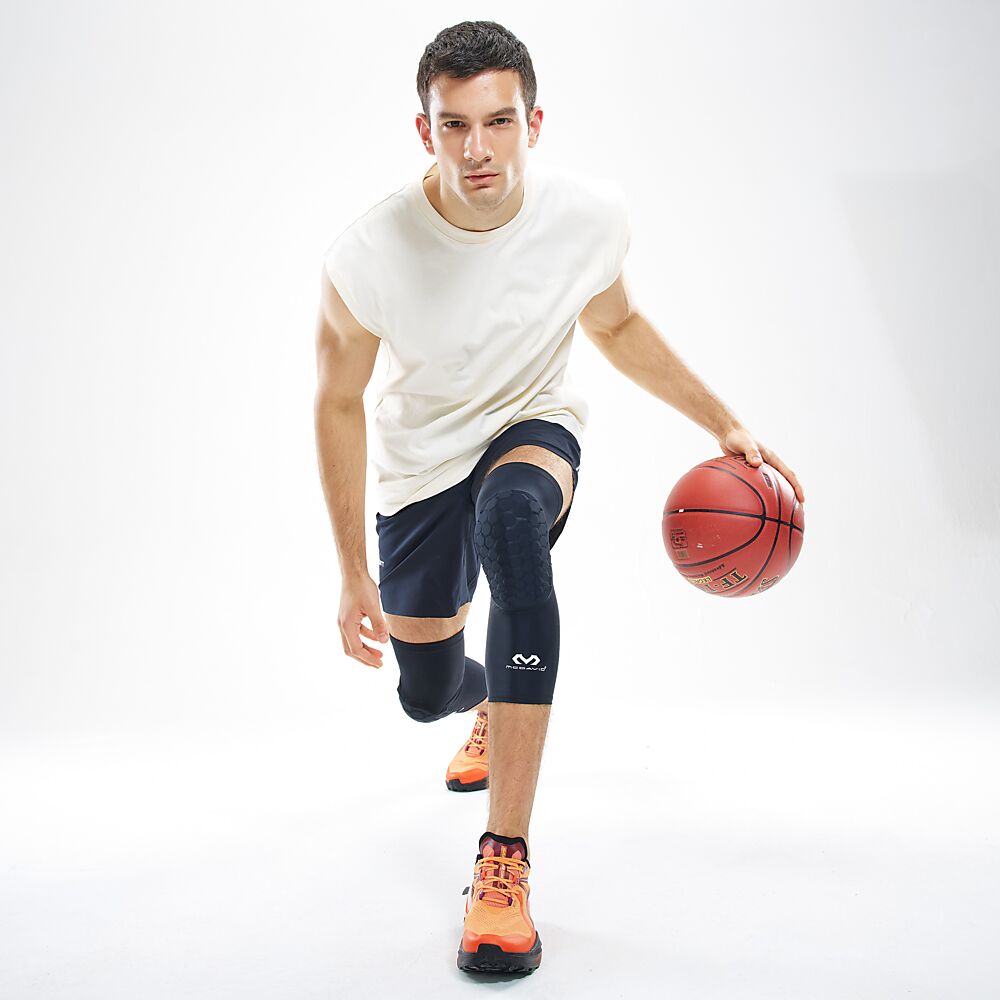 6446R-BK_Hex Leg Sleeves Black_Lifestyle4.png