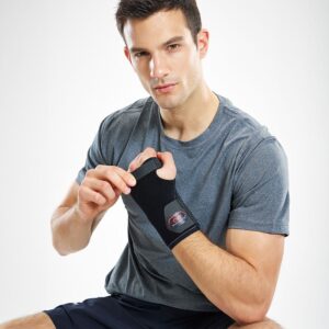 454R-BK_Wrist Brace Adjustable Black_Lifestyle5.png