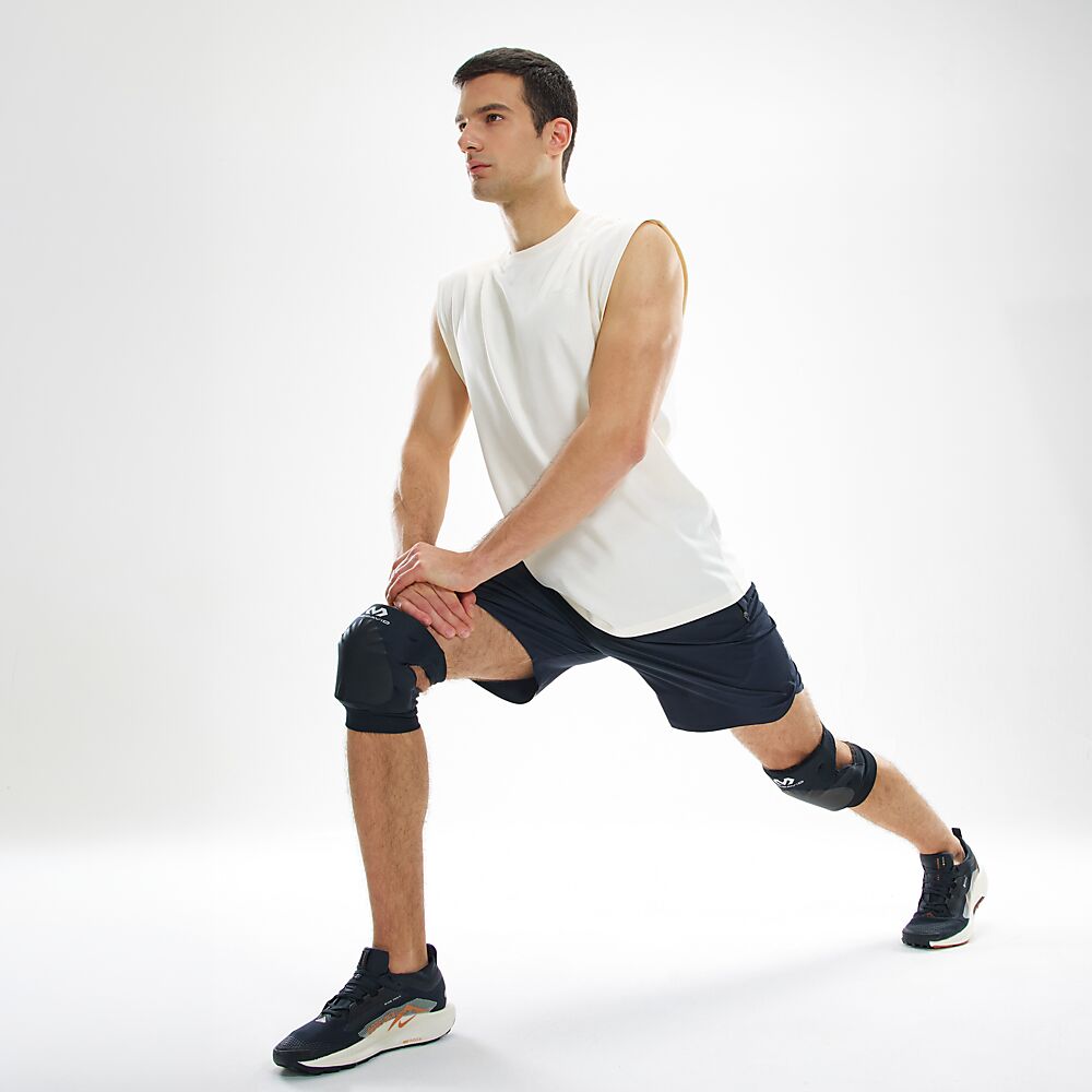 646R-BK_Volleyball Knee Pads Black_Lifestyle1.png