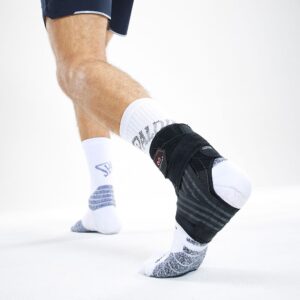 4305R-BK_Phantom 3+ Ankle Brace Black_Lifestyle5.png
