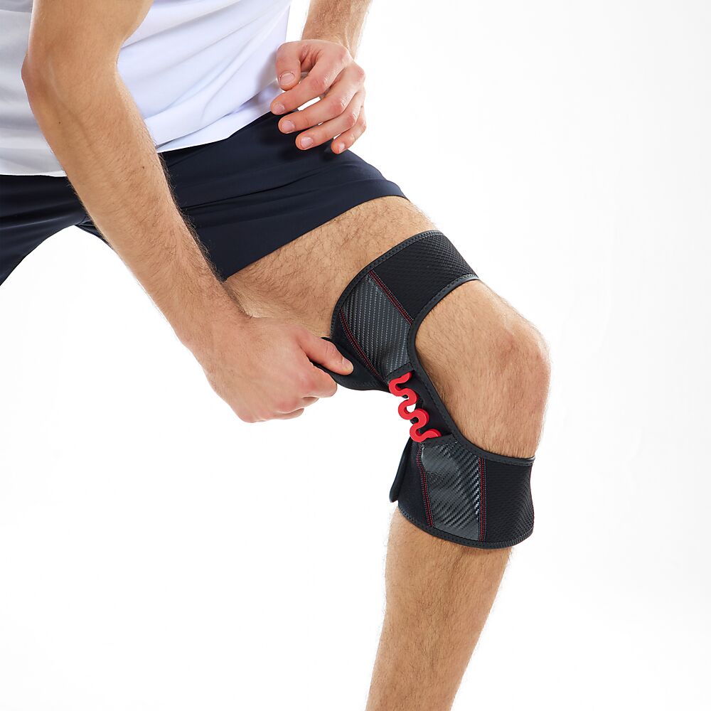 30590R-BK_NRG Knee Over Wrap w Spring Hinge Easy-On Black_Lifestyle1.png