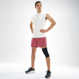 510R-BK_Knee Sleeve Elastic Black_Lifestyle1.png