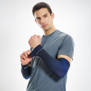 8837R-BKAB_Elite Compression Arm Sleeves Black Alt Blue_Lifestyle5.png