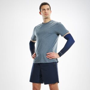 8837R-BKAB_Elite Compression Arm Sleeves Black Alt Blue_Lifestyle3.png