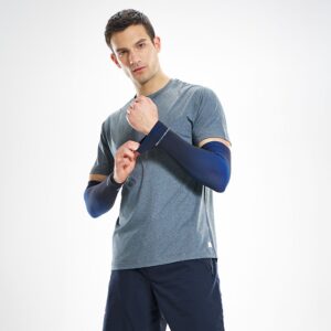 8837R-BKAB_Elite Compression Arm Sleeves Black Alt Blue_Lifestyle1.png