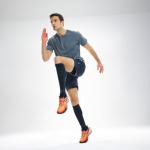 8831R-BK_Elite Recovery Compression Socks Black_Lifestyle8.png