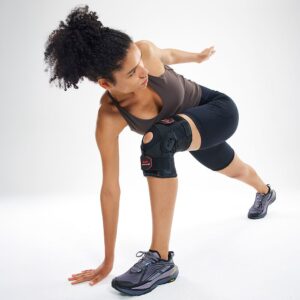 429X-BK_Knee Brace With Polycentric Hinges And Cross Straps Black_Lifestyle6.png